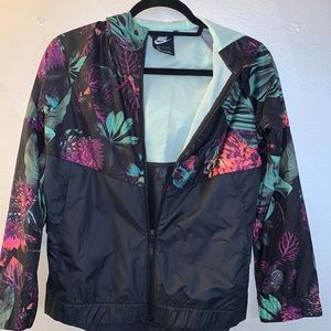 Nike Sportswear Windrunner “Floral”